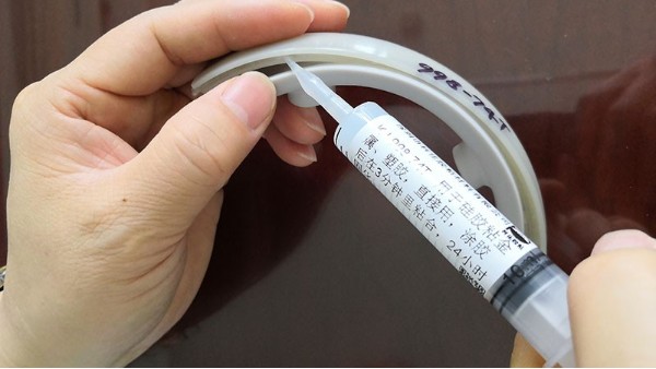 pvc粘ABS膠水，這樣粘接的材質(zhì)更加牢固