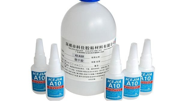 硅膠粘硅膠膠水，硅膠粘塑料快干膠與慢干型液體硅膠膠水